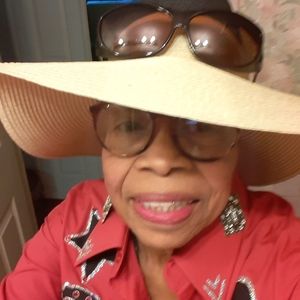 Meet your Posher, Mercedes